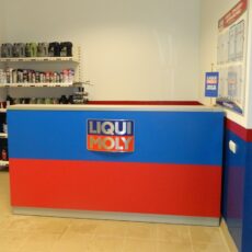 1. №35. Стійка стіл продавця в фірмовий магазин LIQUI MOLY.JPG