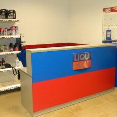 2. №35. Стійка стіл продавця в фірмовий магазин LIQUI MOLY.JPG