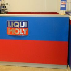 4. №35. Стійка стіл продавця в фірмовий магазин LIQUI MOLY.jpg