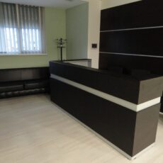 5. №32. Стійка ресепшн адміністратора в нотаріальну контору..JPG