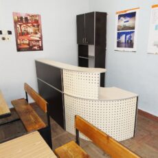 1. №103. Стіл стійка ресепшн в аудиторію навчального закладу.JPG
