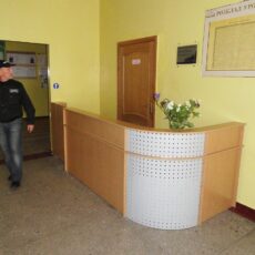 1. №112. Стійка ресепшн охорони для школи, гімназії, лицею.JPG