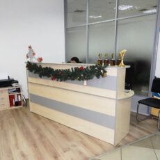 1. №120. Стійка ресепшн адміністратора в кадрову агенцію.JPG