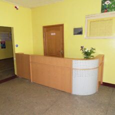 2. №112. Стійка ресепшн охорони для школи, гімназії, лицею.JPG
