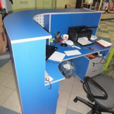2. №116. Стійка ресепшн продавця у спортивний магазин.JPG