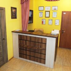 2. №122. Стійка ресепшн адміністратора в стоматологію.JPG
