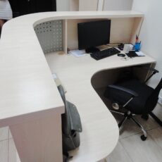 2. №72. Ресепшн стійка адміністратора в IT компаню.JPG