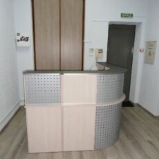 3. №121. Стійка ресепшн адміністратора в лабораторію.JPG
