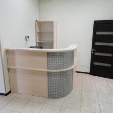 4. №72. Ресепшн стійка адміністратора в IT компаню.JPG
