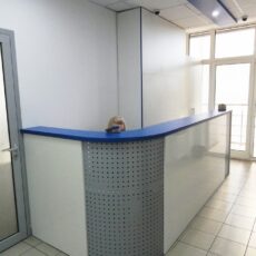 1. №138. Стійка ресепшн адміністратора в IT Компанію.JPG
