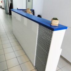 3. №138. Стійка ресепшн адміністратора в IT Компанію.JPG