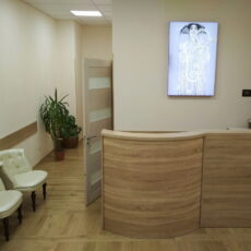 3. №140. Стійка ресепшн адміністратора в медичну клініку.jpg