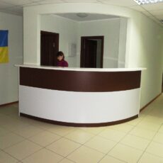 1. №143. Стійка ресепшн охорони в офісний центр.JPG